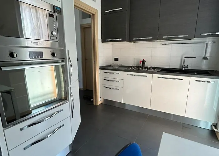 M&m Center - Modern Flat With Free Wifi - Rent Bike 아파트